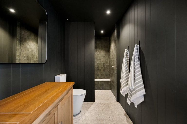 Photo of property in 66 Cedar Drive, Kelvin Heights, Queenstown, 9300