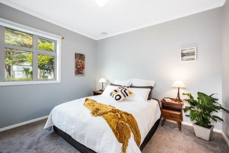 Photo of property in 38 Oroua Street, Eastbourne, Lower Hutt, 5013