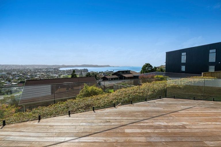 Photo of property in 236 Whangaparaoa Road, Red Beach, 0932