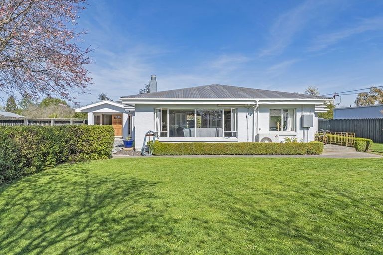 Photo of property in 35 Leeston And Lake Road, Leeston, 7632