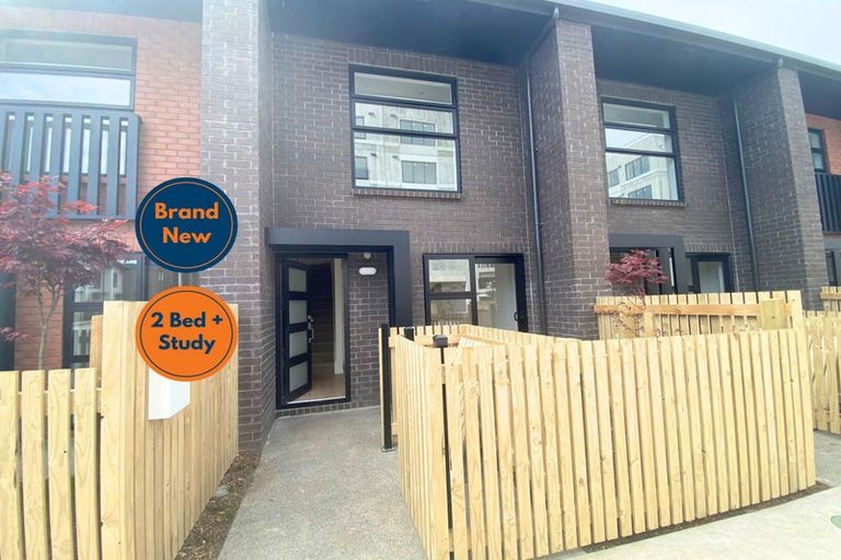 Photo of property in 50 Rauemi Way, Te Atatu South, Auckland, 0610