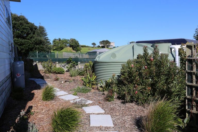 Photo of property in 10 Sunset Drive, Baylys Beach, Dargaville, 0377