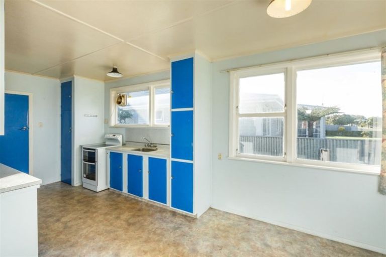 Photo of property in 11 Somerset Crescent, Highbury, Palmerston North, 4412