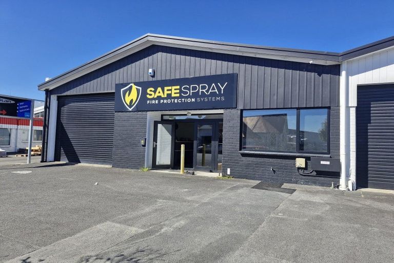 Photo of property in 1/73 Lake Road, Northcote, Auckland, 0627