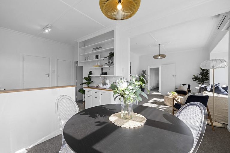 Photo of property in 9d Paynters Avenue, Strandon, New Plymouth, 4312