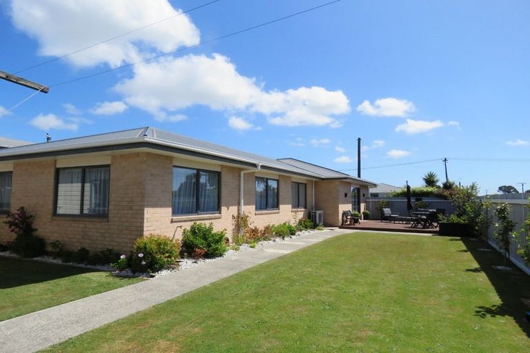 Photo of property in 33 Queen Street, Westport, 7825