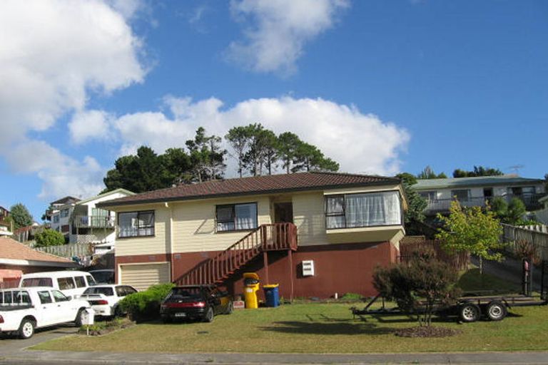 Photo of property in 40 Barbados Drive, Unsworth Heights, Auckland, 0632