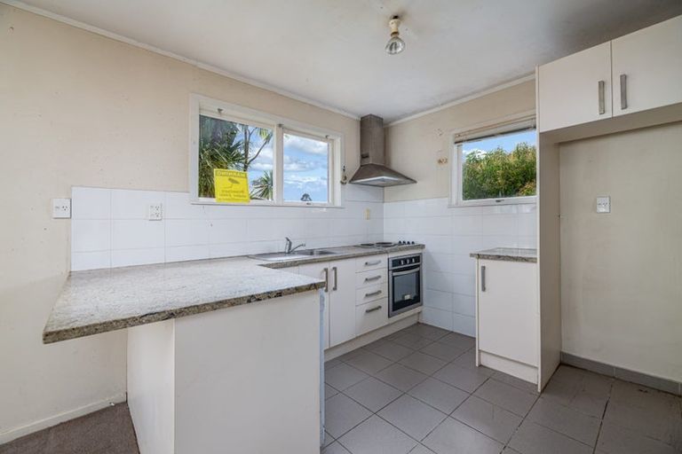 Photo of property in 1/2 Kashmir Road, Glen Eden, Auckland, 0602
