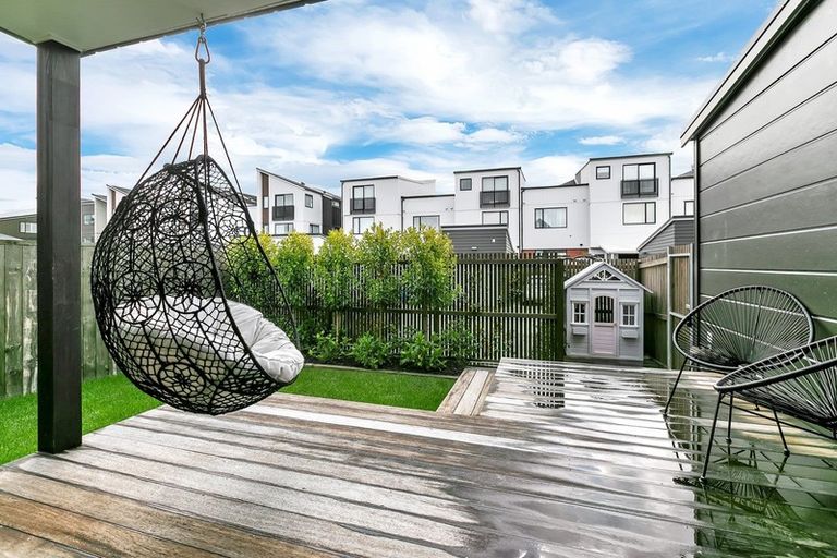 Photo of property in 33 Mapou Road, Hobsonville, Auckland, 0616