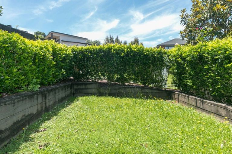 Photo of property in 94 San Marino Drive West, Henderson, Auckland, 0612
