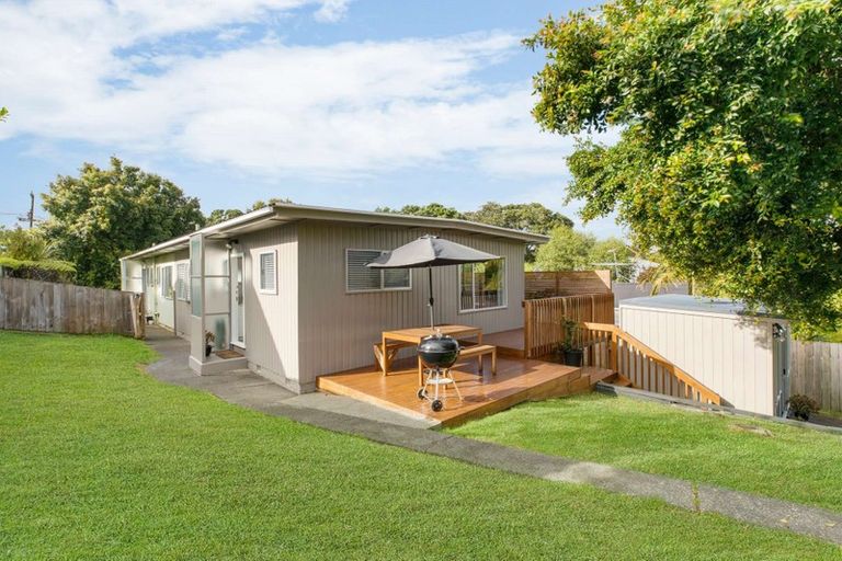 Photo of property in 1/7 Neptune Avenue, Beach Haven, Auckland, 0626