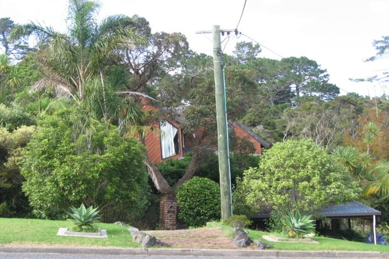 Photo of property in 10 Radiata Lane, Chatswood, Auckland, 0626