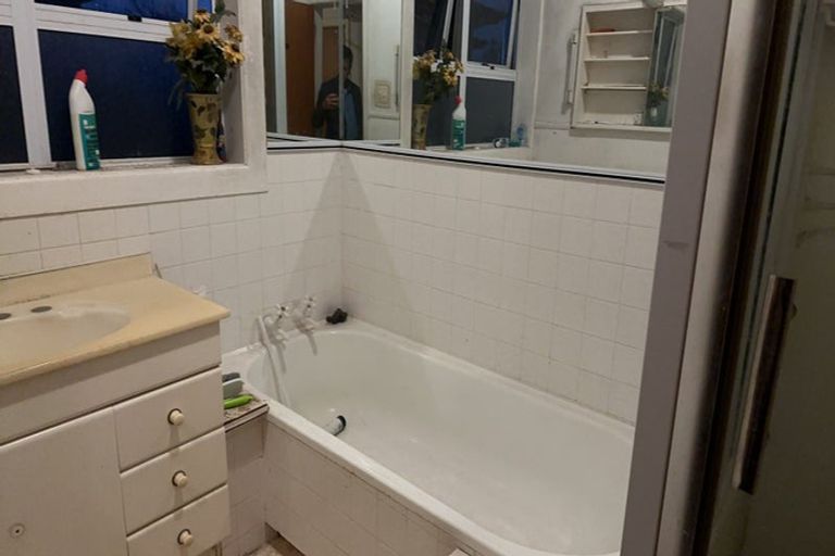 Photo of property in 15 Lewis Road, Pakuranga, Auckland, 2010