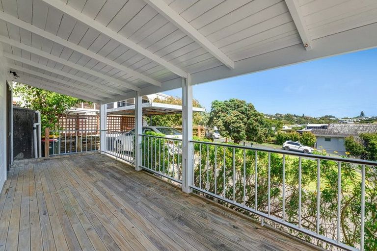 Photo of property in 65 De Luen Avenue, Tindalls Beach, Whangaparaoa, 0930