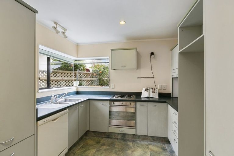 Photo of property in 2 Scorian Close, Karori, Wellington, 6012