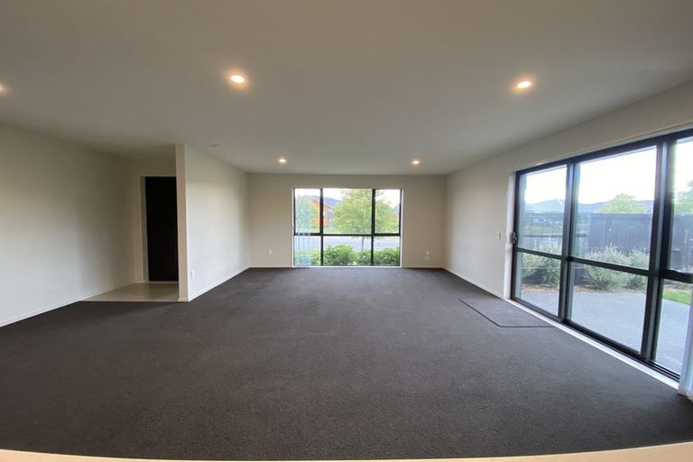 Photo of property in 33 Fearne Drive, Woodend, 7610