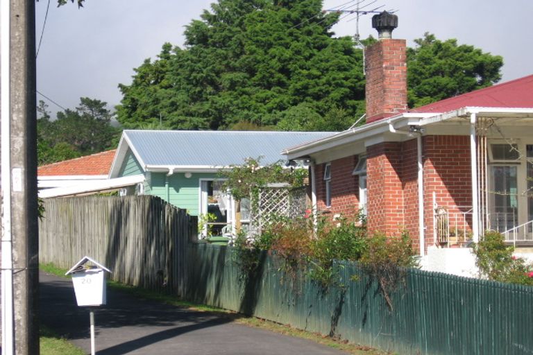 Photo of property in 22 Kaurilands Road, Titirangi, Auckland, 0604