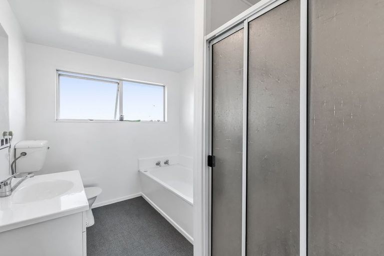 Photo of property in 2/20 Penwood Street, Russley, Christchurch, 8042