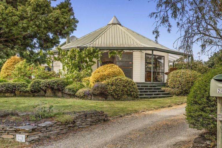 Photo of property in 28 Flora Dora Parade, Lake Hawea, Wanaka, 9382