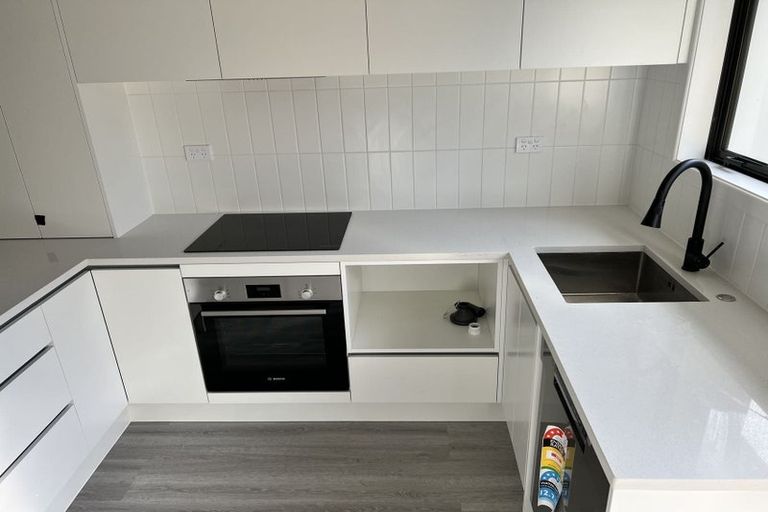 Photo of property in 43 Tirimoana Road, Te Atatu South, Auckland, 0602