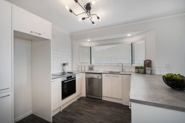 Photo of property in 2/3 Mcintyre Road, Mangere Bridge, Auckland, 2022