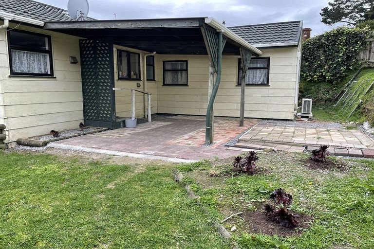 Photo of property in 142 Mark Avenue, Grenada Village, Wellington, 6037