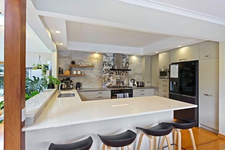 Photo of property in 30 Golf Road, Paraparaumu Beach, Paraparaumu, 5032