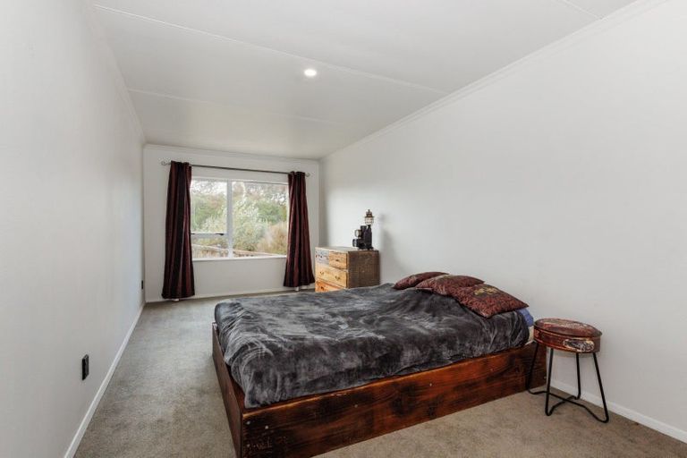 Photo of property in 1927 Parewanui Road, Parewanui, Bulls, 4894