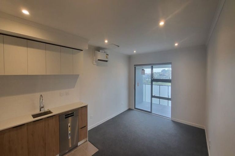 Photo of property in 301/30 Shortfin Place, Flat Bush, Auckland, 2019