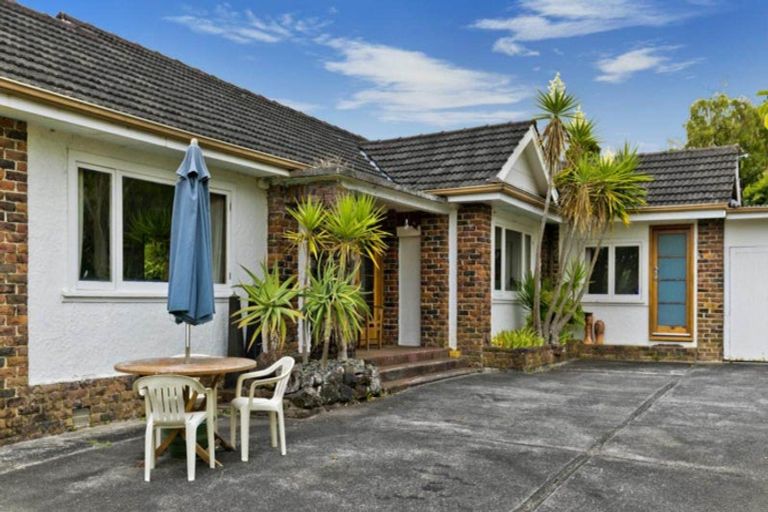 Photo of property in 87a Colwill Road, Massey, Auckland, 0614