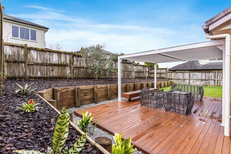 Photo of property in 11 Kouras Place, Flat Bush, Auckland, 2016