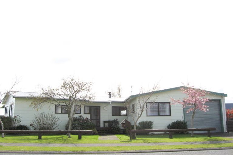 Photo of property in 71 Rewa Street, Inglewood, 4330