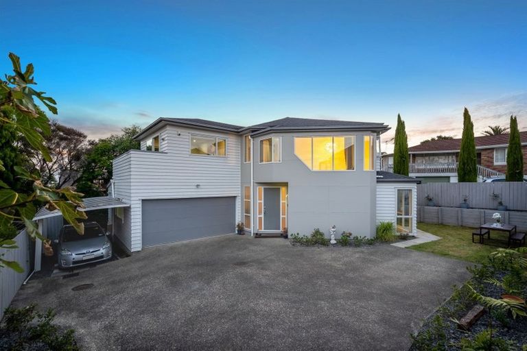 Photo of property in 46 Raleigh Road, Northcote, Auckland, 0627