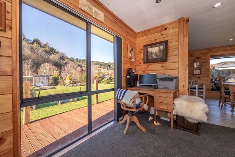 Photo of property in 6 Deemac Street, Reefton, 7830