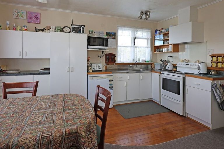 Photo of property in 42 Stuart Street, Holmes Hill, Oamaru, 9401