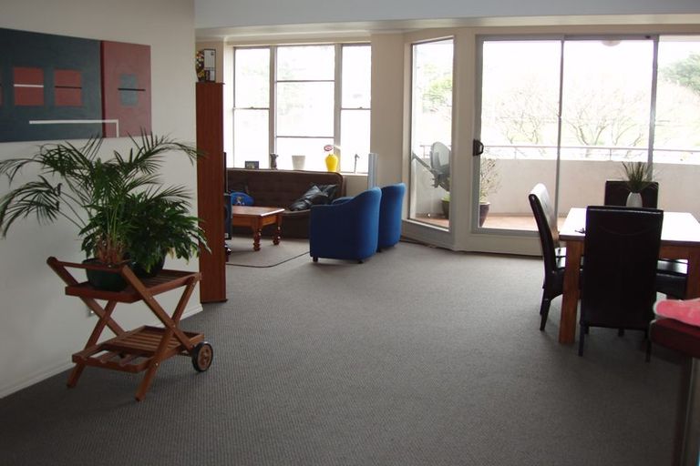 Photo of property in Construction House, 53/80u Kent Terrace, Mount Victoria, Wellington, 6011