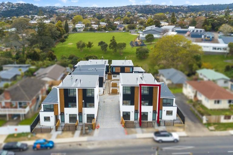 Photo of property in 3 Mokopiko Court, Beach Haven, Auckland, 0626