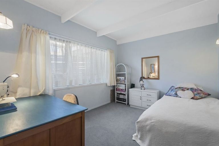 Photo of property in 2/178 Stapleford Crescent, Browns Bay, Auckland, 0630