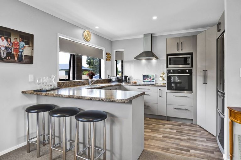 Photo of property in 21 Elizabeth Grove, Stratford, 4332