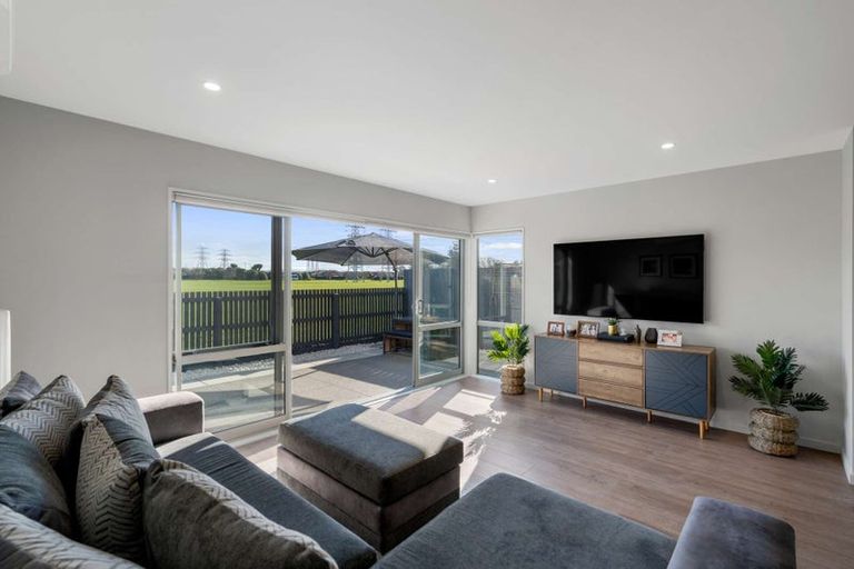 Photo of property in 42 Menin Gate Crescent, Broomfield, Christchurch, 8042