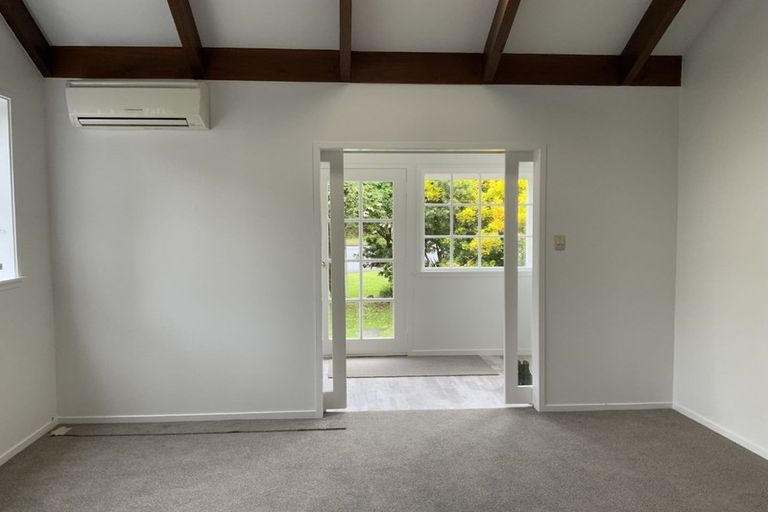 Photo of property in 1/10 Springbank Lane, Te Atatu Peninsula, Auckland, 0610
