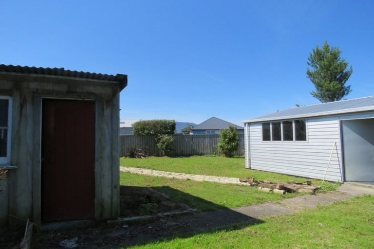 Photo of property in 10- 12 Riley Place, Westport, 7825