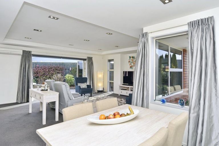 Photo of property in 18 Oratia Grove, Northwood, Christchurch, 8051