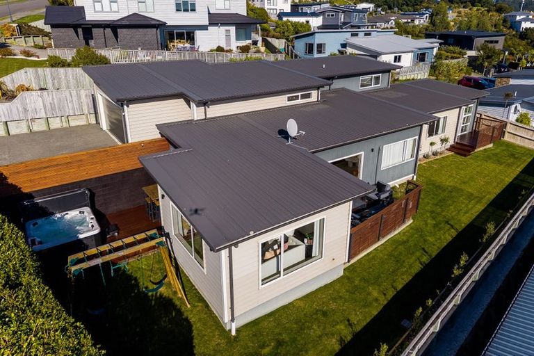 Photo of property in 48 Endeavour Drive, Whitby, Porirua, 5024