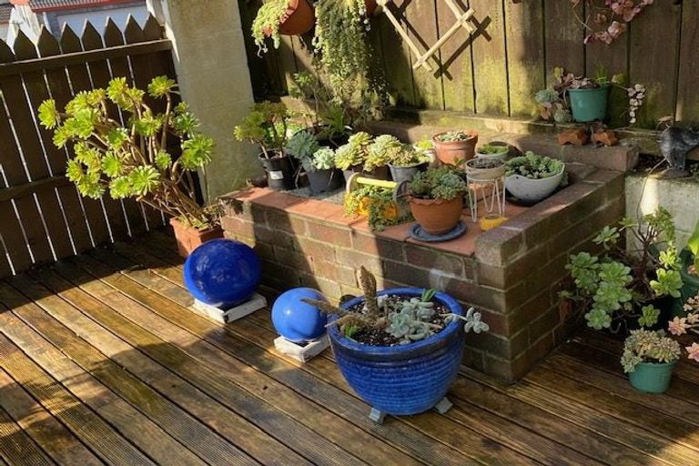 Photo of property in 2/138 Sunset Road, Unsworth Heights, Auckland, 0632