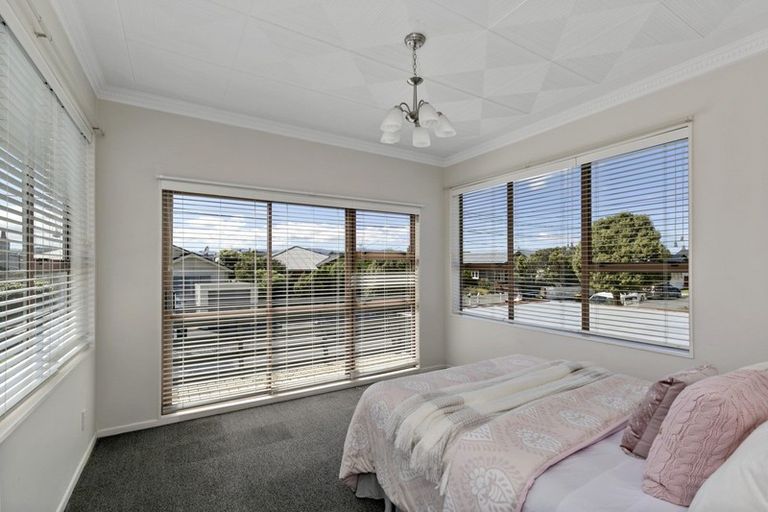 Photo of property in 29 Palm Avenue, Lyall Bay, Wellington, 6022