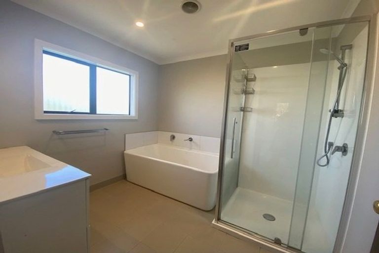 Photo of property in 3 Aintree Grove, Churton Park, Wellington, 6037