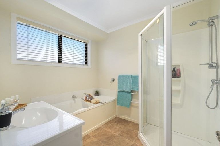 Photo of property in 74 Howards Drive, Lake Hayes, Queenstown, 9304