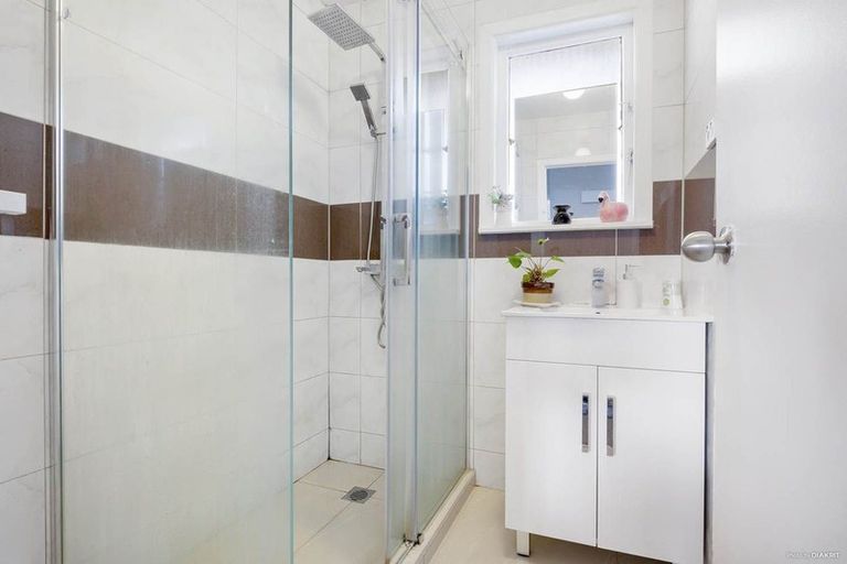 Photo of property in 62 Megan Avenue, Pakuranga Heights, Auckland, 2010