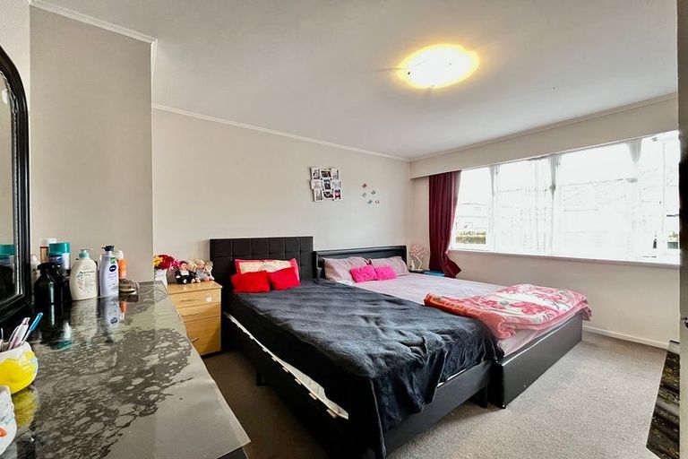 Photo of property in 42 Great South Road, Papatoetoe, Auckland, 2025